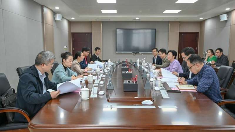 自治区国家保密局局长薛冬梅到我院检查指导工作