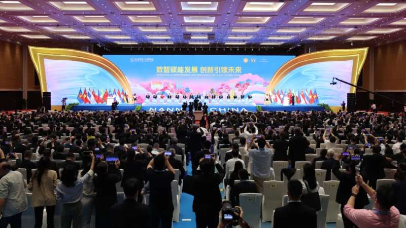 今天AI“唱主角”丨第22届东博会、峰会在广西南宁开幕